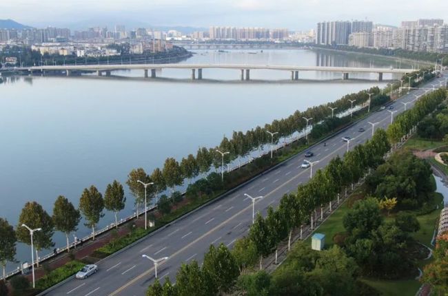 淅川：水天一色入畫來